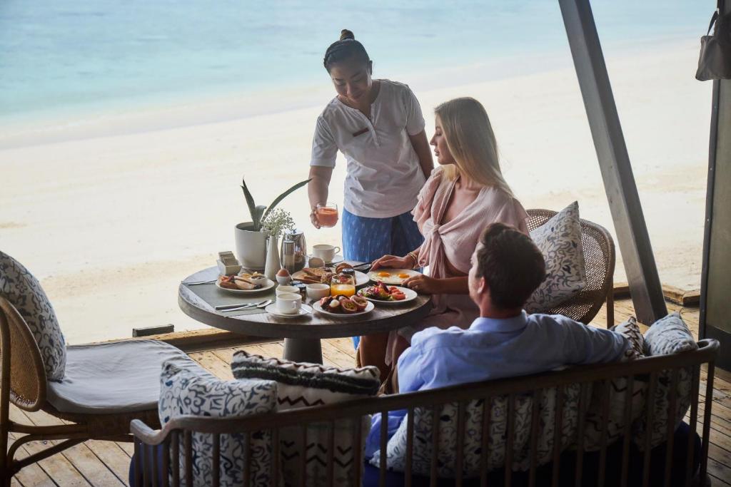 Grand Park Kodhipparu Maldives - 5