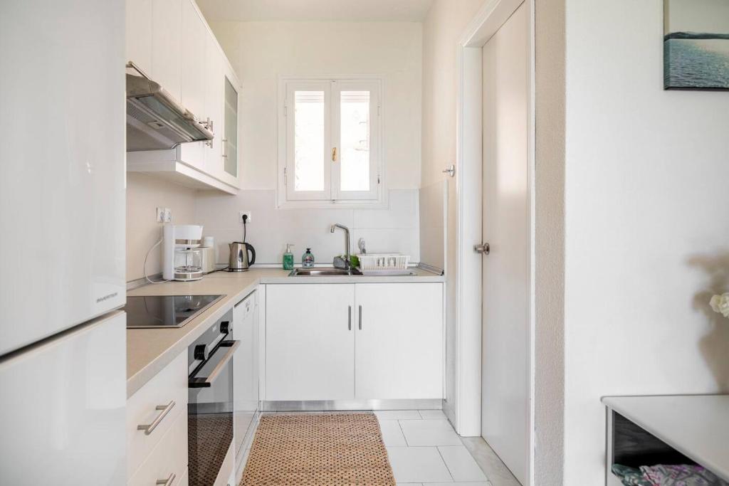 A kitchen or kitchenette at Agapi mou