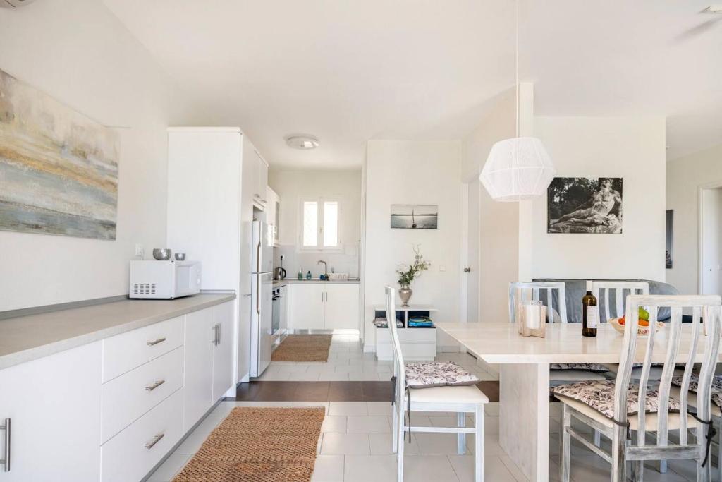 A kitchen or kitchenette at Agapi mou