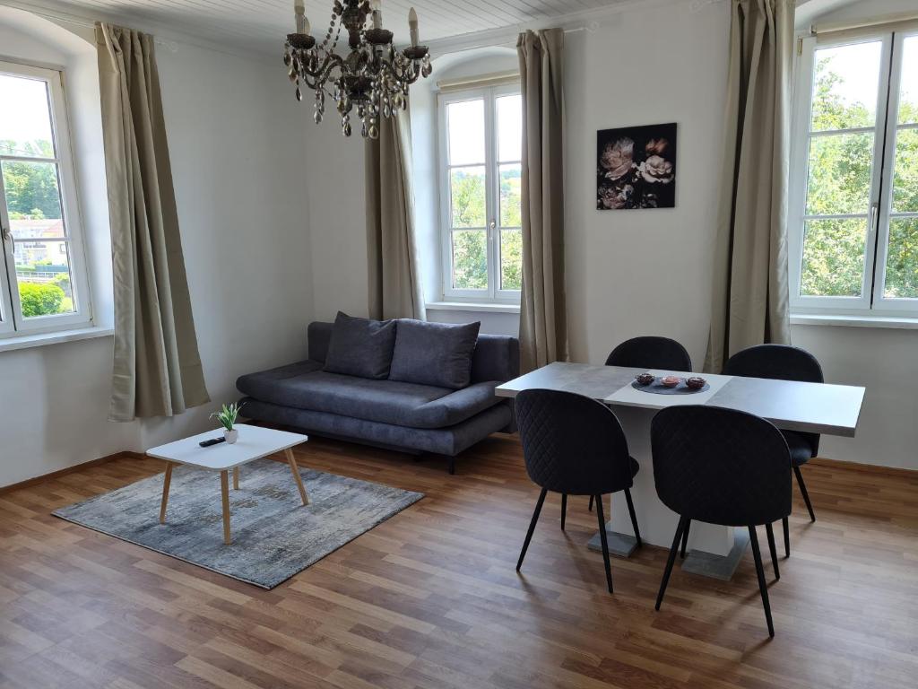 Posezení v ubytování FarawayHomes Studio Schwertberg #3