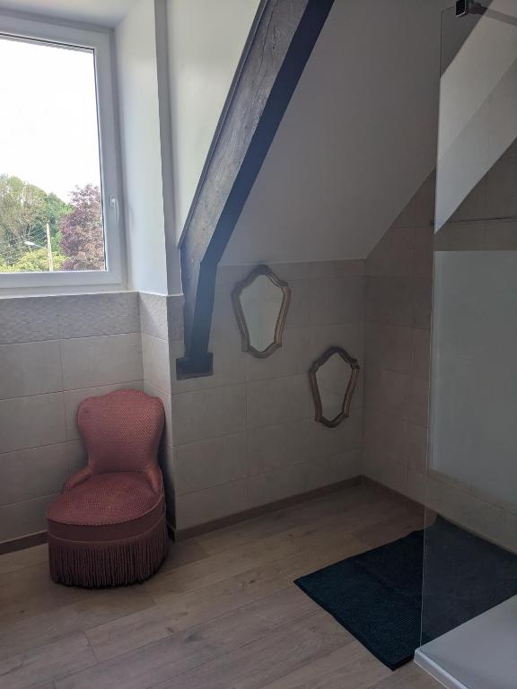 Posezení v ubytování Auberge des Trains Mythiques Chambres d'hôtes à Gouarec au pied de la Vélodyssée