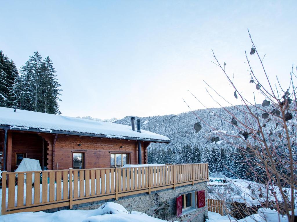 Chalet Chalet Les Pars by Interhome v zimě
