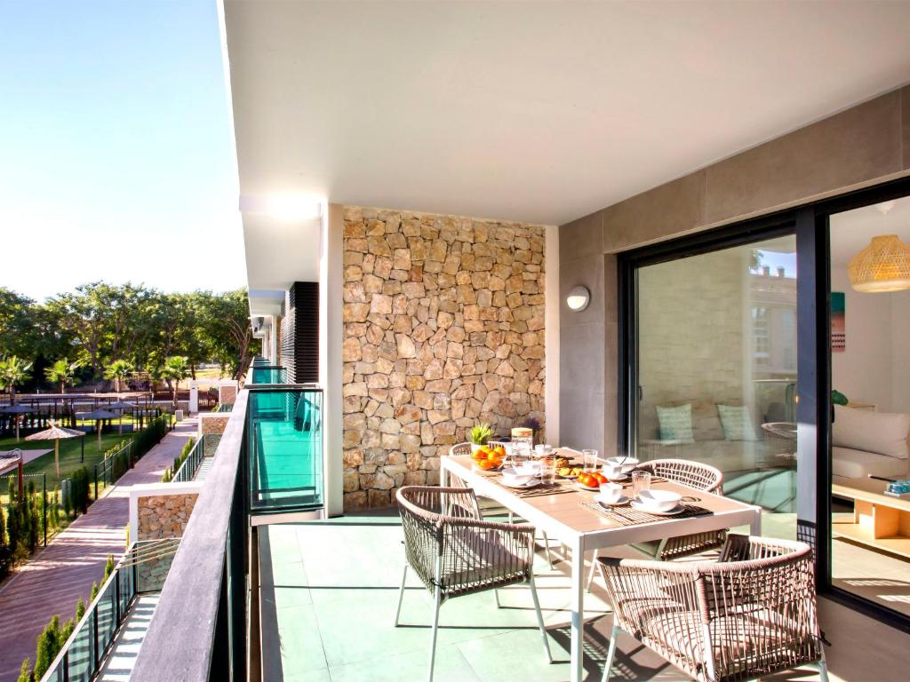 Apartment Golden Ray Sun by Interhome