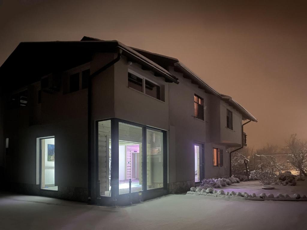 Budova, kde se prázdninový dům nachází