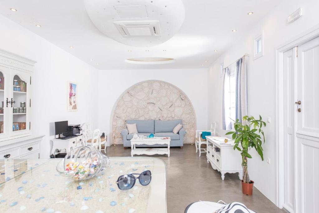 Posezení v ubytování Cycladic Islands Hotel & Spa
