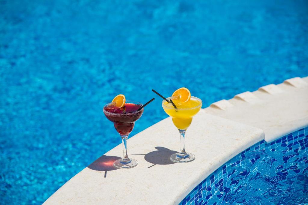 Nápoje v ubytování Cycladic Islands Hotel & Spa