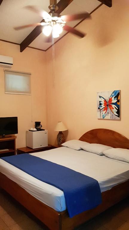 Postel nebo postele na pokoji v ubytování Samara Beach Hotel