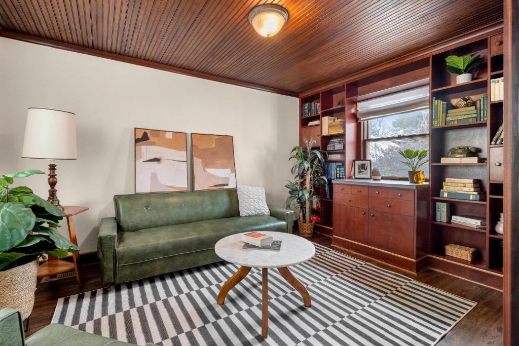 Historic Gem & Modern Elegance, Des Moines Updated 2024 Prices