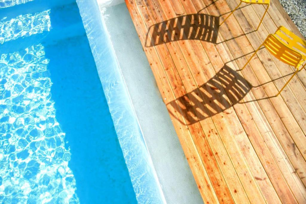 Bazén v ubytování Lokàl Boutique Hotel nebo v jeho okolí