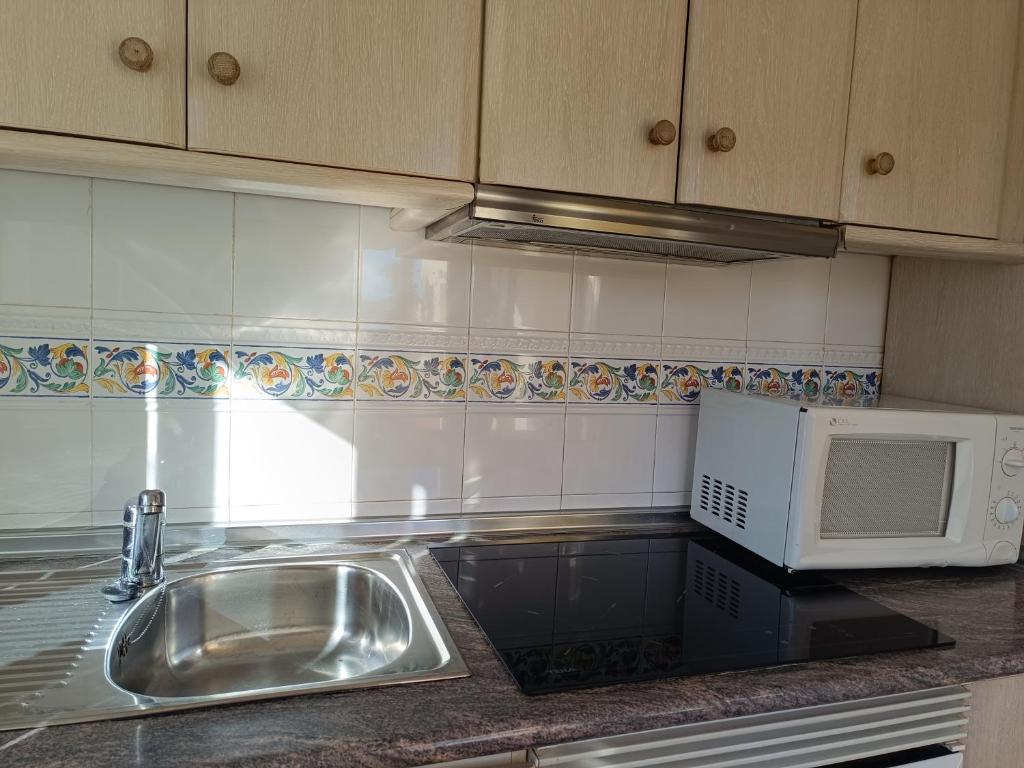 Kuchyň nebo kuchyňský kout v ubytování Bahía de Vera Apartamento Luisa