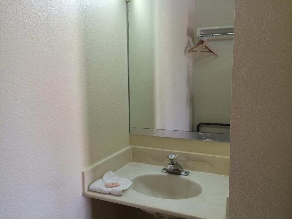 Carpet Inn - Classic Double Room