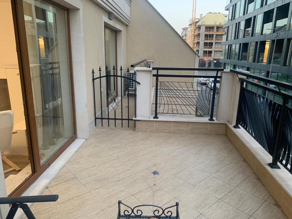 Balkón nebo terasa v ubytování SOFIA CENTRAL LUXURY APARTMENT "2A" with parking