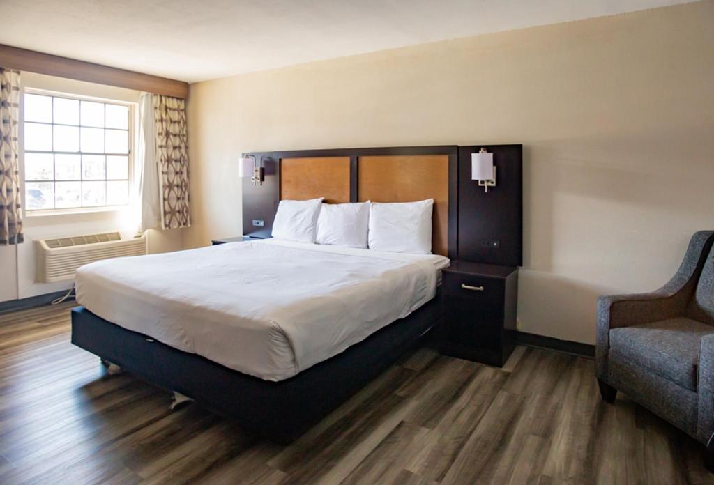 Baymont by Wyndham Austin University Area - Habitación Deluxe Con Cama Extragrande