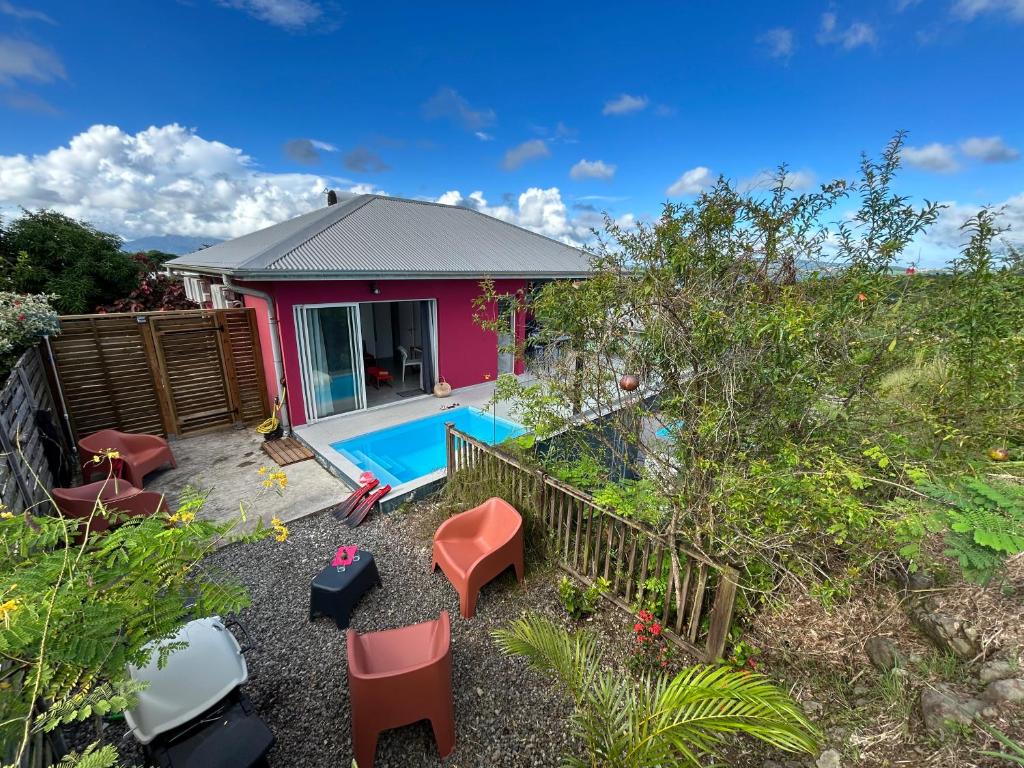 Bazén v ubytování La villa Jalna Grenadine deux chambres et piscine privée nebo v jeho okolí
