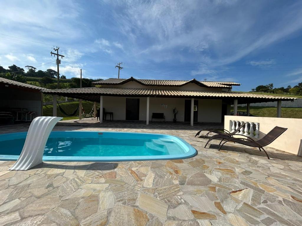 Bazén v ubytování Recanto Vó Rosa nebo v jeho okolí