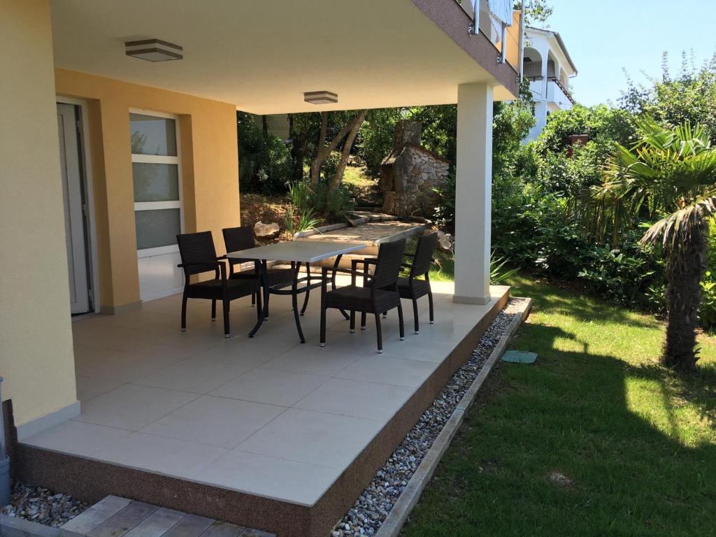 Vonkajšia záhrada v ubytovaní Villa Rudy Holiday Home
