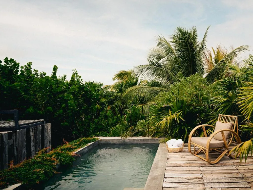 Air Suite with Plunge Pool