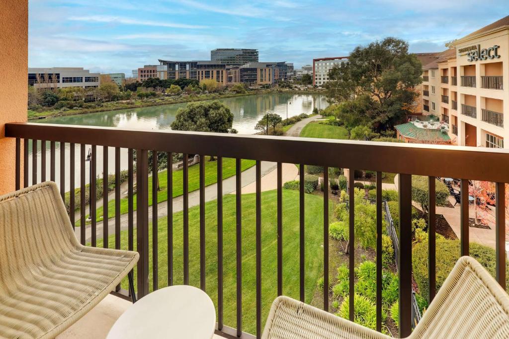Sonesta Select San Francisco Airport Oyster Point Waterfront photo