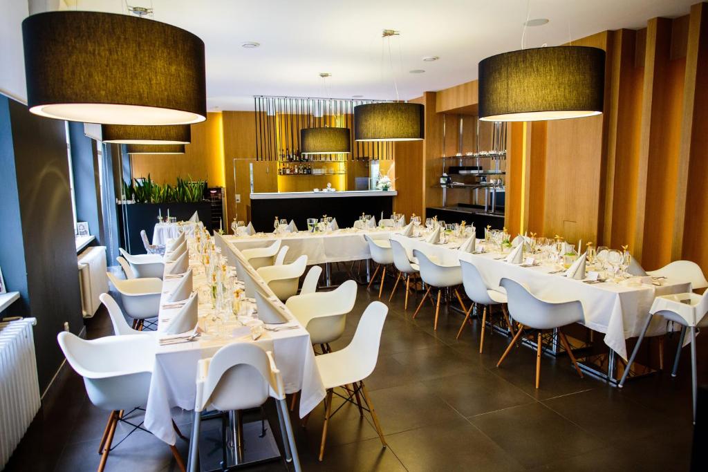 Restoran või mõni muu söögikoht majutusasutuses Hotel Tomášov