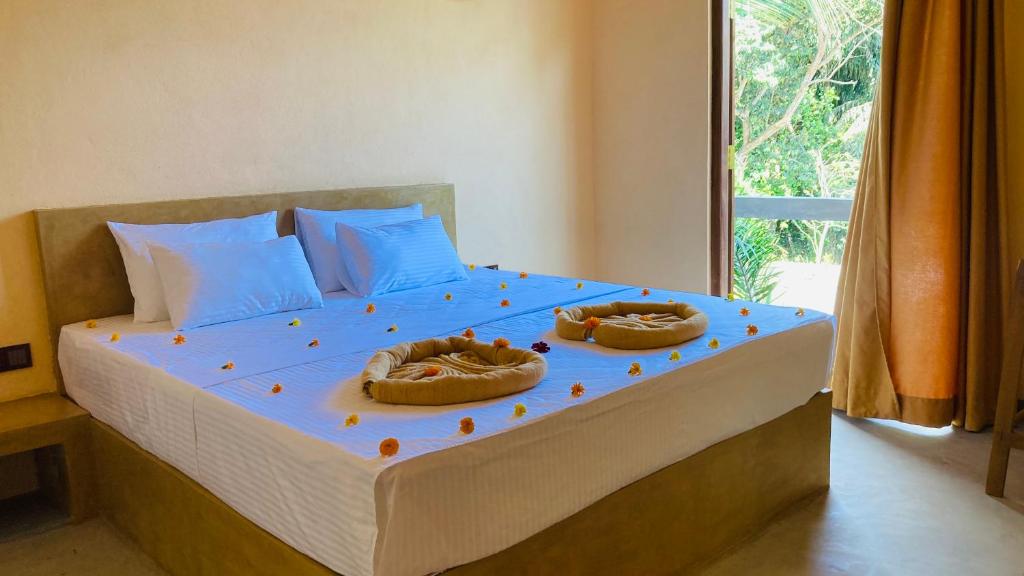 Ayubowan Hiriketiya - 1