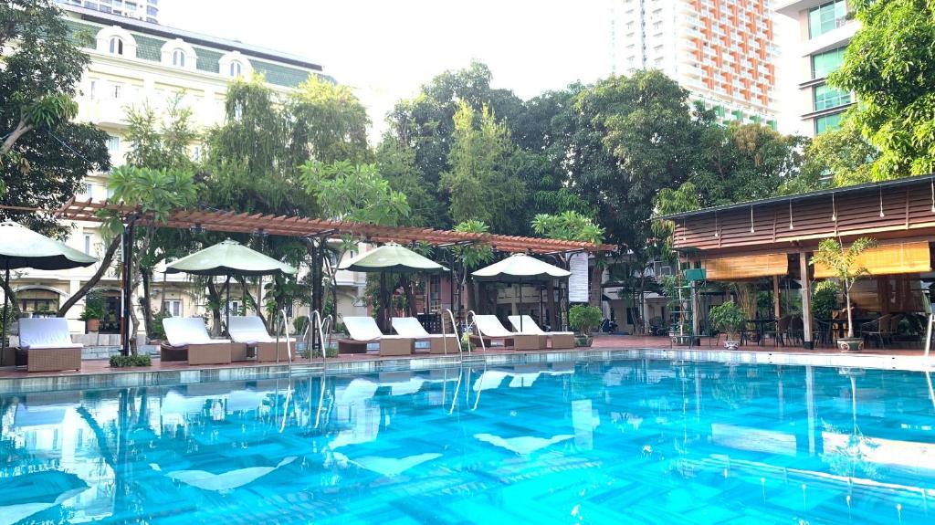 Bazén v ubytování Tran Vien Dong Hotel nebo v jeho okolí