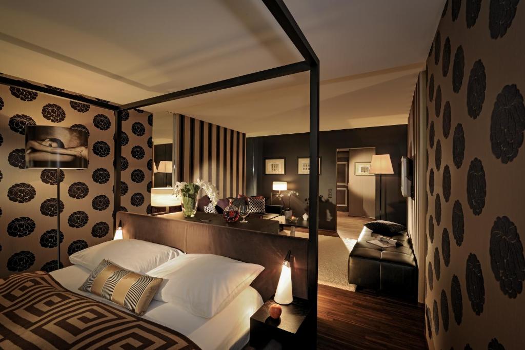 Postel nebo postele na pokoji v ubytování Park Hotel Sonnenhof - Relais & Châteaux
