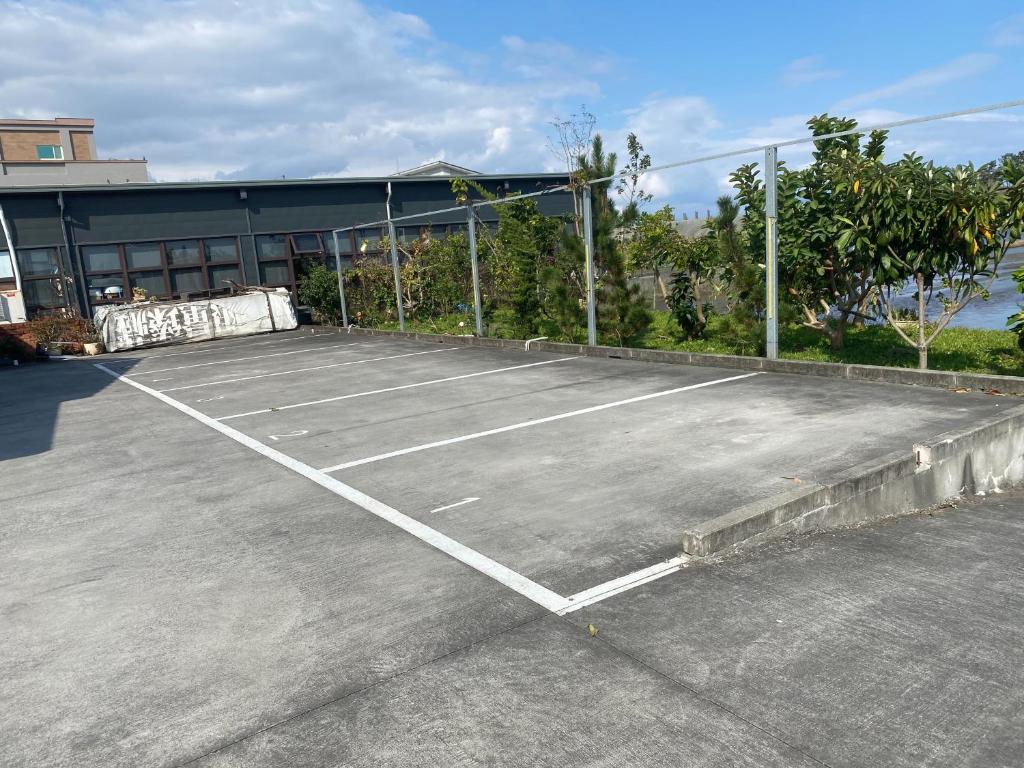 Tenis a/nebo squash v ubytování 宜蘭好窄平價民宿 nebo okolí