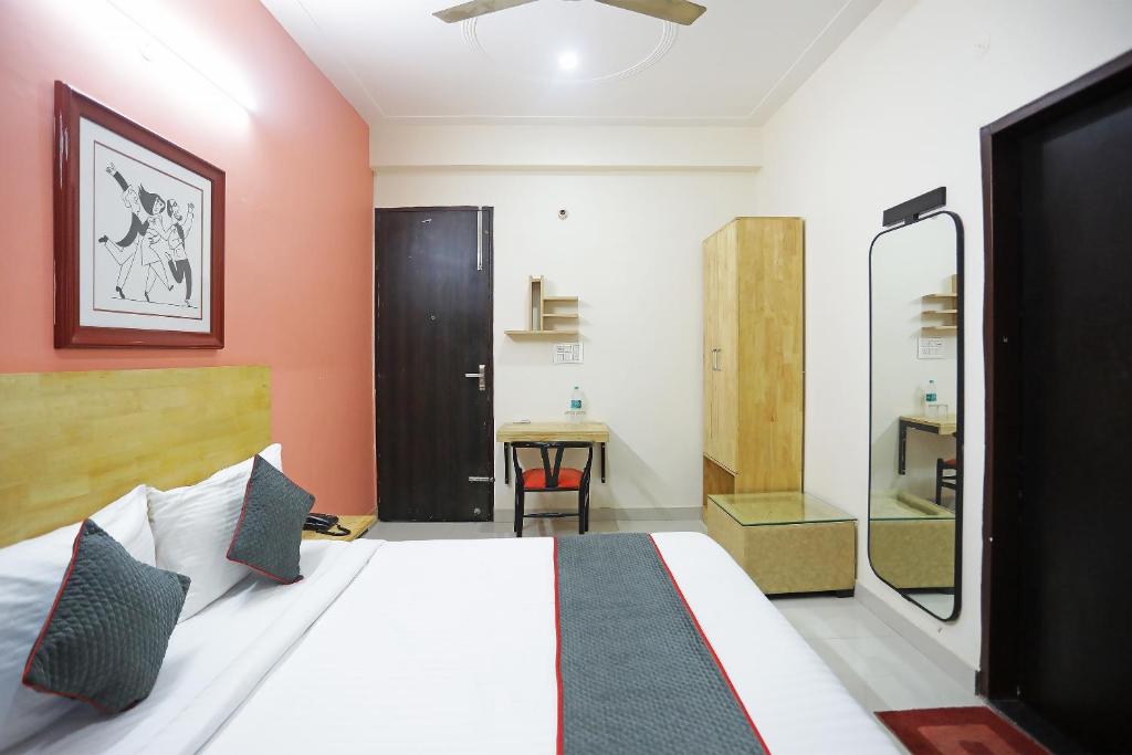 Postel nebo postele na pokoji v ubytování Super Townhouse Cloud Bay, Near Genpact, Sector-69, Gurgaon