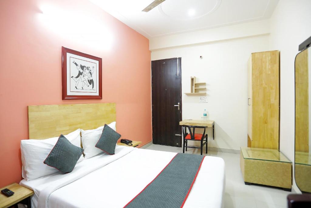 Postel nebo postele na pokoji v ubytování Super Townhouse Cloud Bay, Near Genpact, Sector-69, Gurgaon