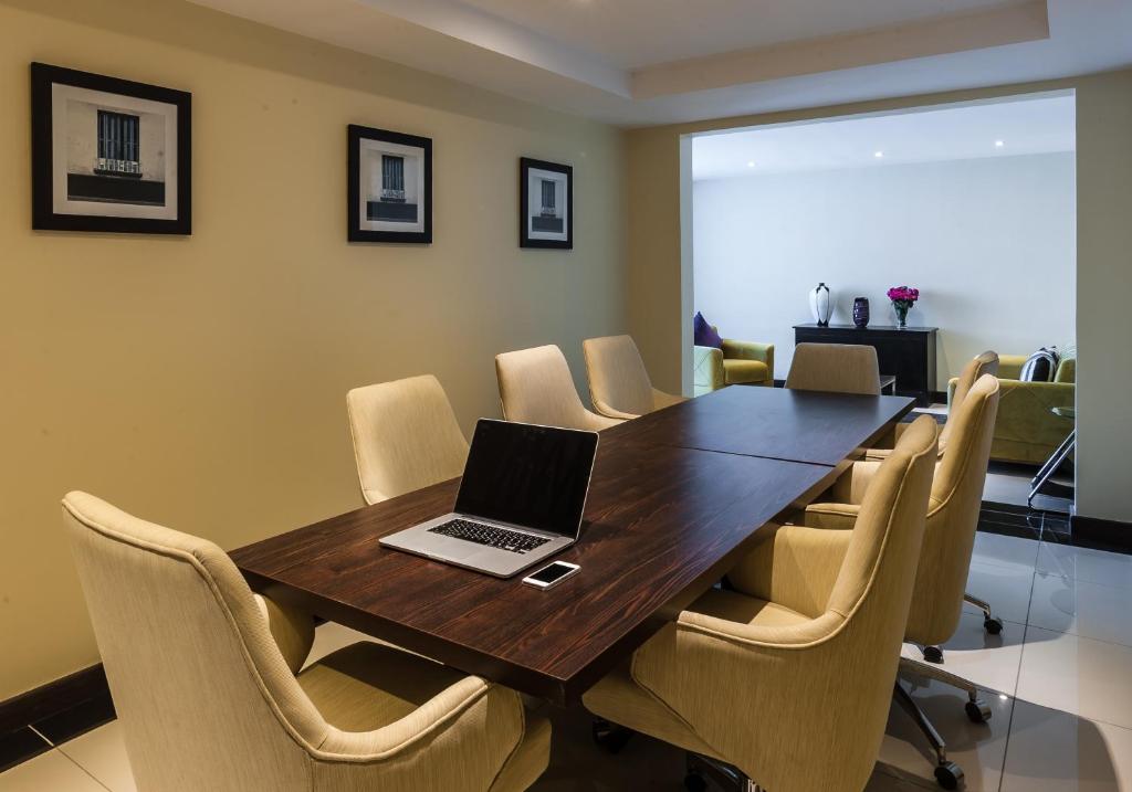 Posezení v ubytování Acacia Premier Hotel