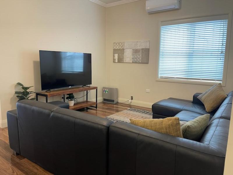 Gallery image of Stylish 4 Bedroom Urban Retreat in Wagga Wagga
