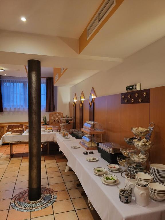 Jídlo v hotelu nebo okolí