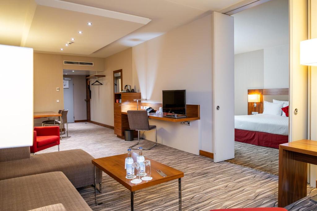 Mövenpick Hotel Geneva - Junior King Suite