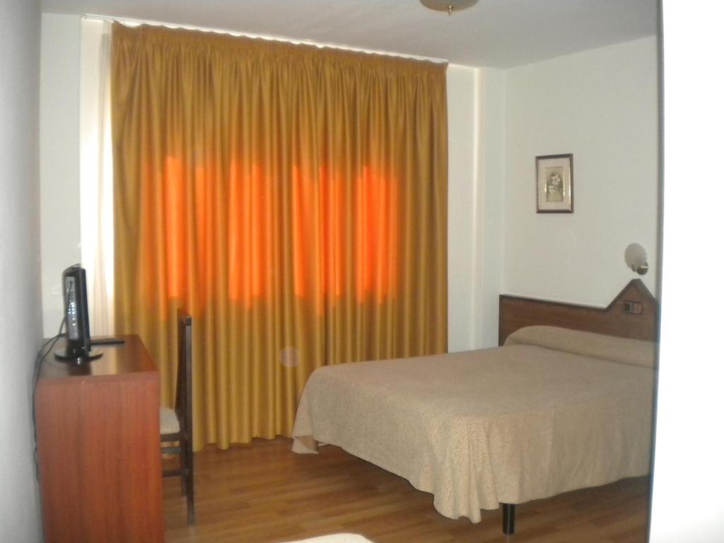 Hotel Camiño de Santiago, Bembibre, Spain - Booking.com