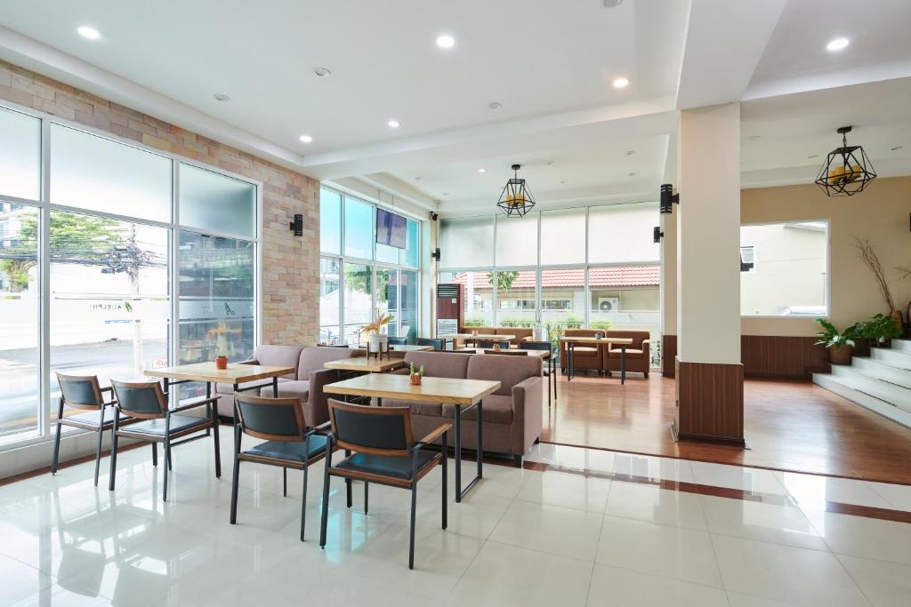 Posezení v ubytování Adelphi Pattaya