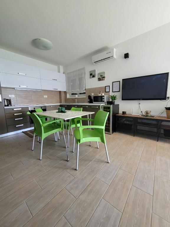 Kuchyň nebo kuchyňský kout v ubytování Apartment Toth - Rtina Benići