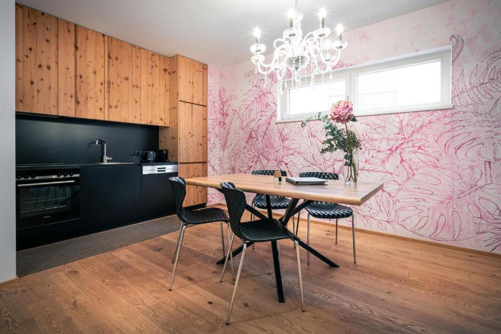 Boutique Aparthotel Chalets Coburg - 3