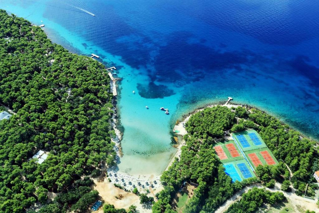 Pine Beach Pakostane - All Inclusive light
