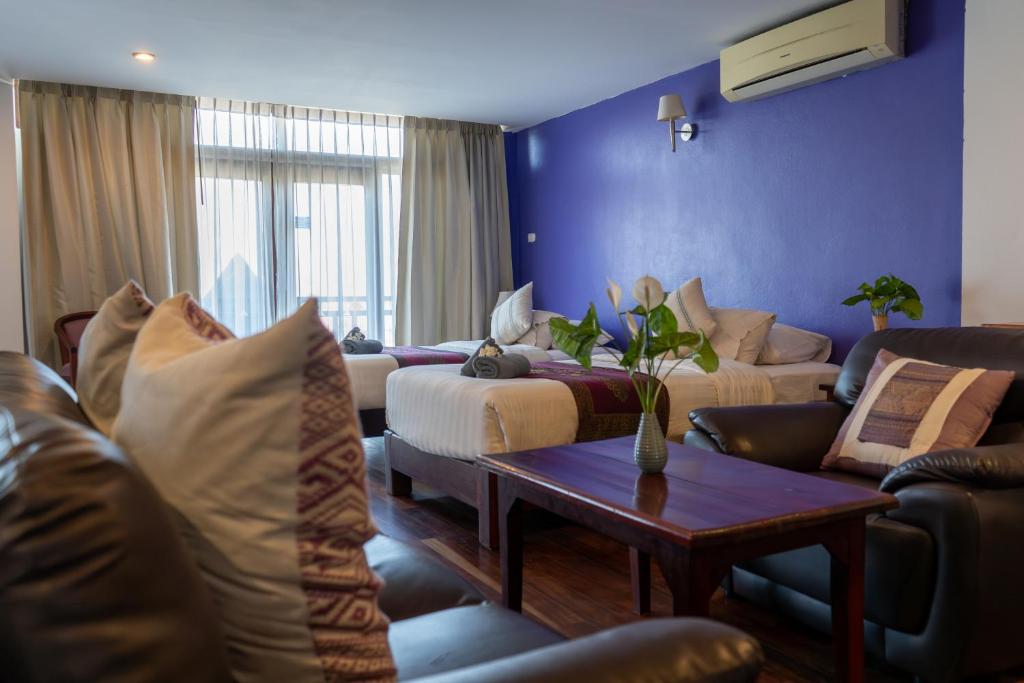 Silver Naga Hotel (4*)