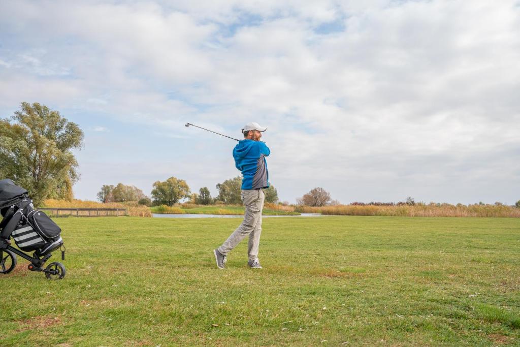 Golf v apartmánu nebo okolí
