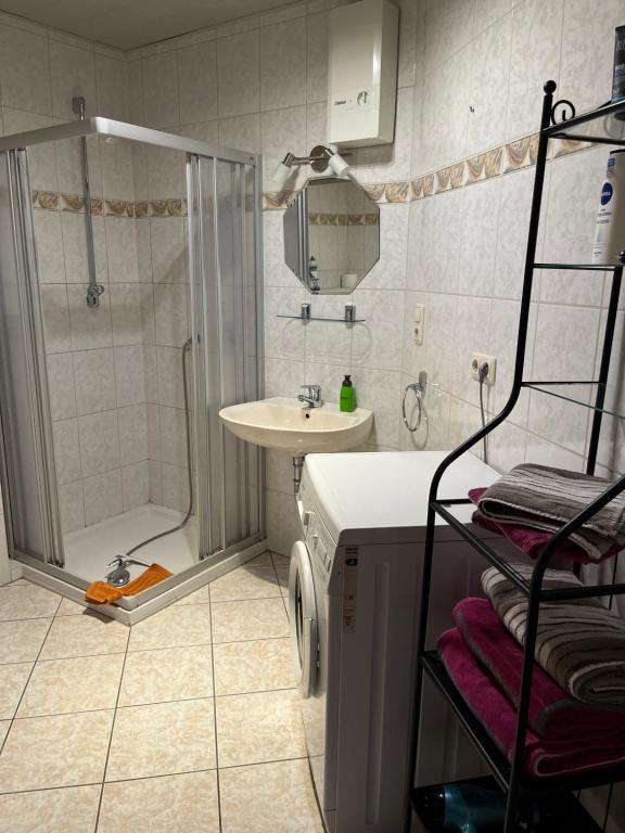 Koupelna v ubytování Gästehaus Lara