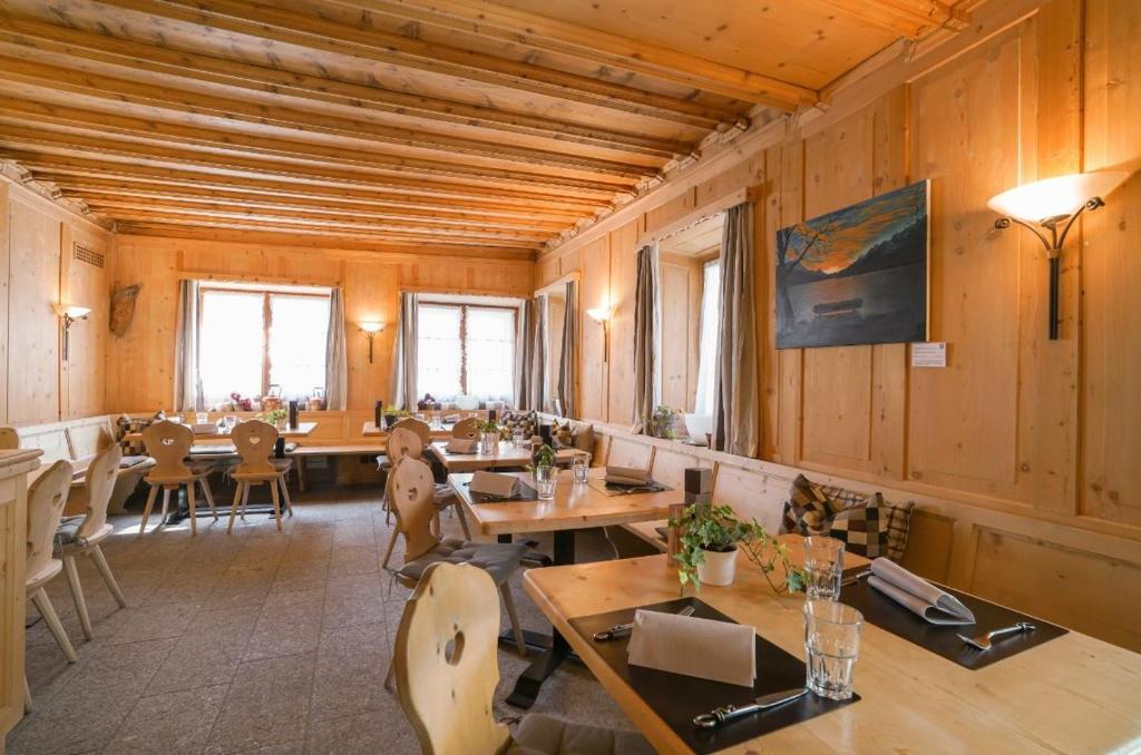 TV a/nebo společenská místnost v ubytování Gasthaus & Hotel Berninahaus