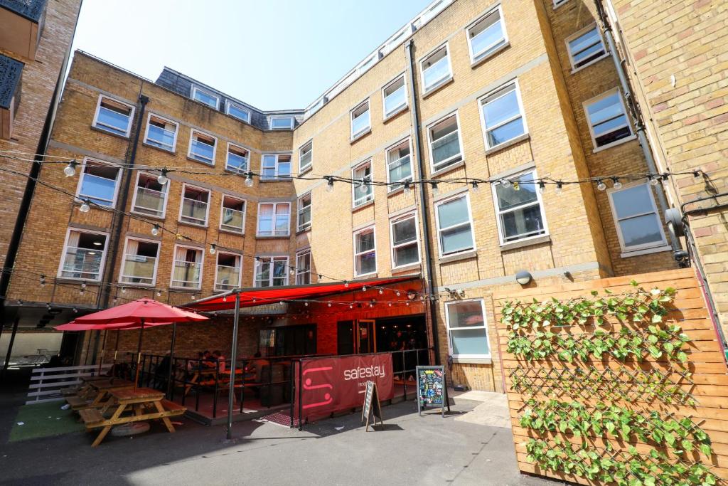 Safestay London Elephant & Castle photo