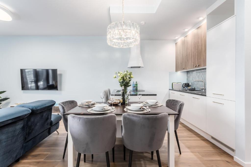 Kuchyňa alebo kuchynka v ubytovaní Rent like home - Apartamenty DEO PLAZA