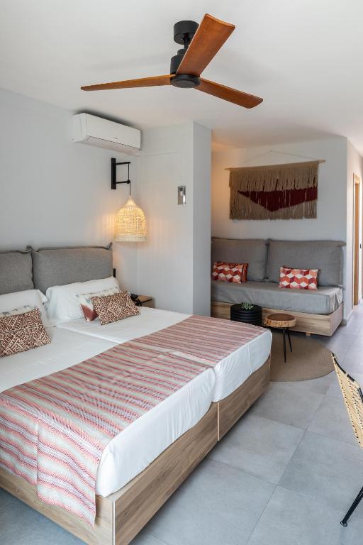 Postel nebo postele na pokoji v ubytování Aparthotel Casita Blanca - Adults Only