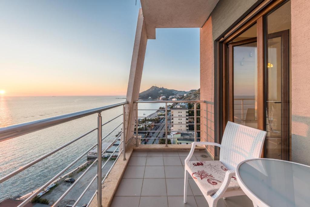 Blue Heaven Beachfront - Image 6