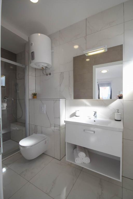 Koupelna v ubytování Villa Essenza Mare in Vodice only 650 meters from the beach