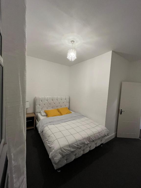 Two bedroom House in central Hartlepool, Hartlepool (updated prices 2024)