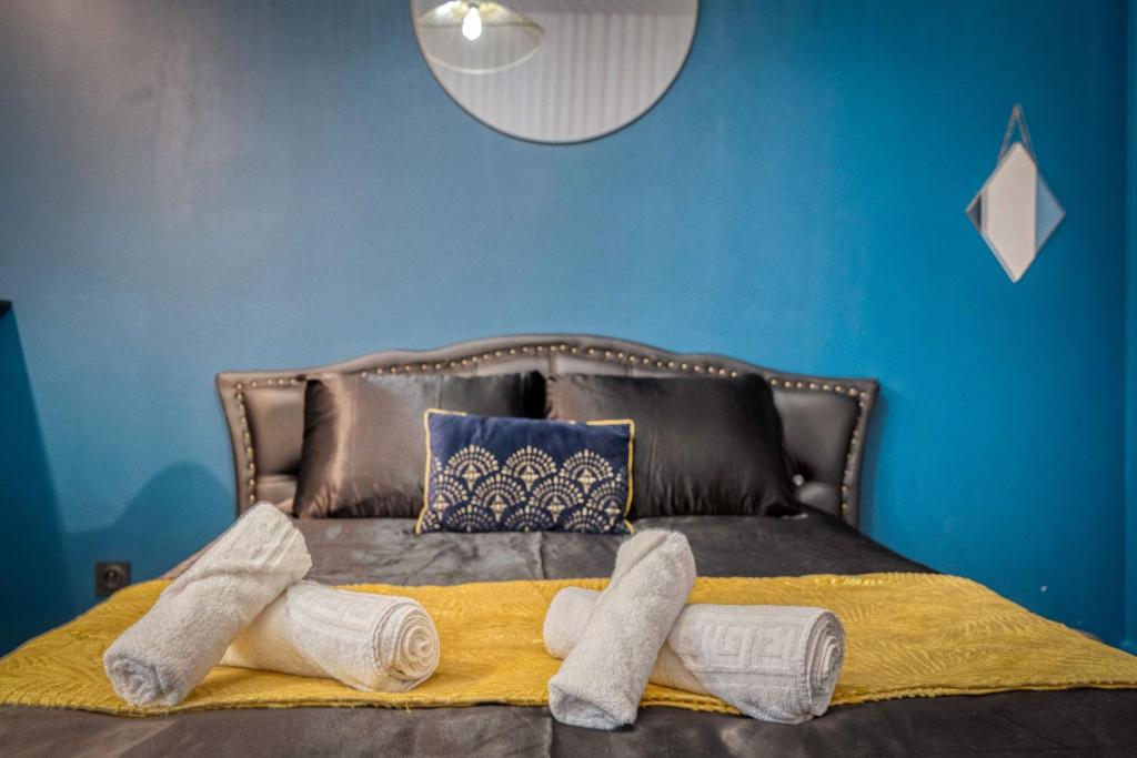 Postel nebo postele na pokoji v ubytování Le Mille et une nuit - Love Room - Championnet