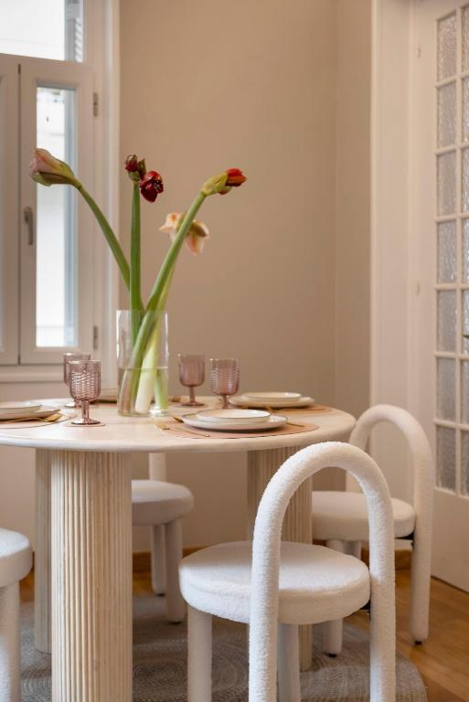 Three Bedroom Acropolis Maisonette by Idiosyncrasy Collection